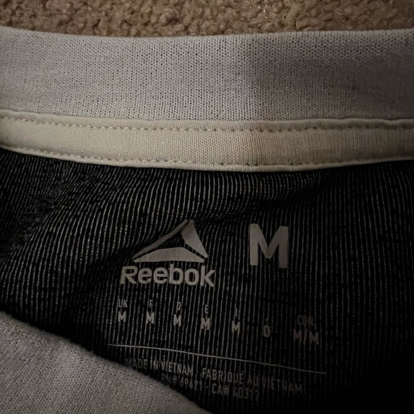 Reebok sweatshirt - Picture 2 of 3